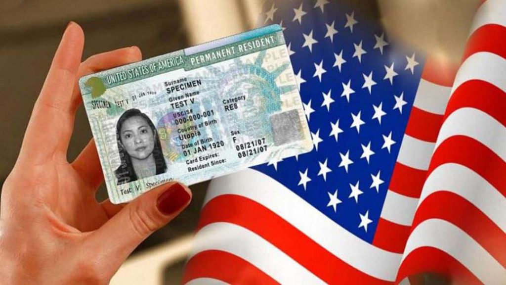 Thẻ xanh và thường trú nhân tại Mỹ để hướng tới việc nhập quốc tịch, trở thành công dân chính thức