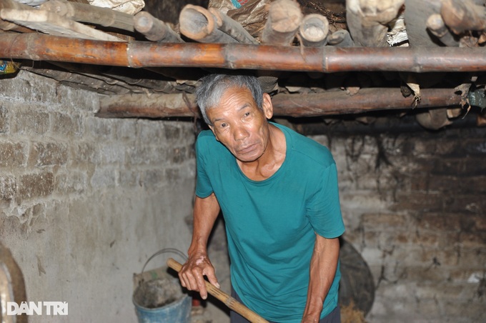 Xót thương cụ ông sống đơn độc trong đói nghèo ở Ninh Bình - 1