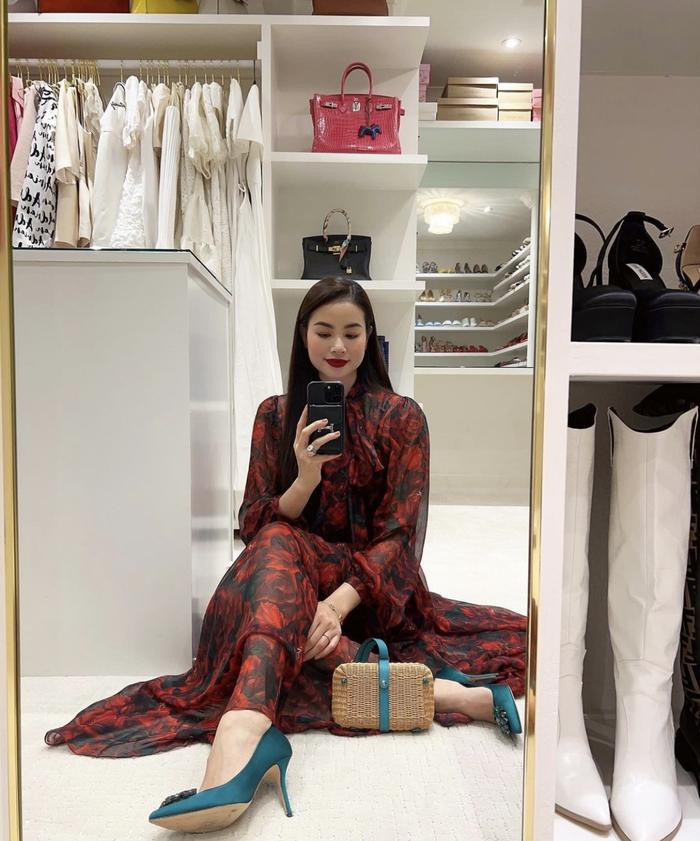 Hoa hậu Phạm Hương khoe góc nghiêng đẹp mê mẩn, tiết lộ công việc mới tại Mỹ Ảnh 3