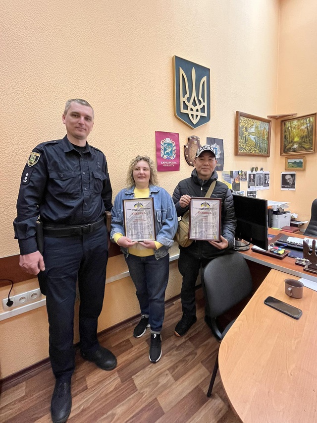  ở Ukraine được cảnh sát Kharkiv trao giấy khen về các hoạt động thiện nguyện - Ảnh 3.