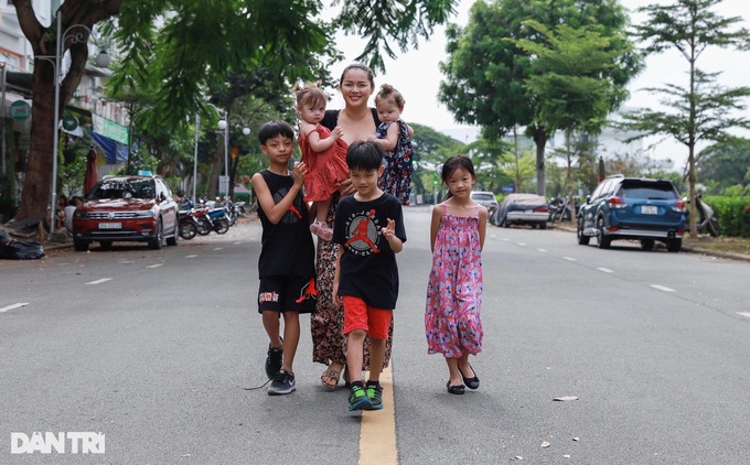 Loạt mỹ nhân Việt đông con: Nghiện đẻ, chi tiền tỷ nuôi con - 7