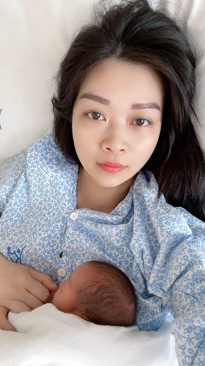 Mẹ Việt sinh đôi tại Séc không có 1 ngày ở cữ, tự thân chăm con từ A-Z, không kiêng bất cứ thứ gì - 3