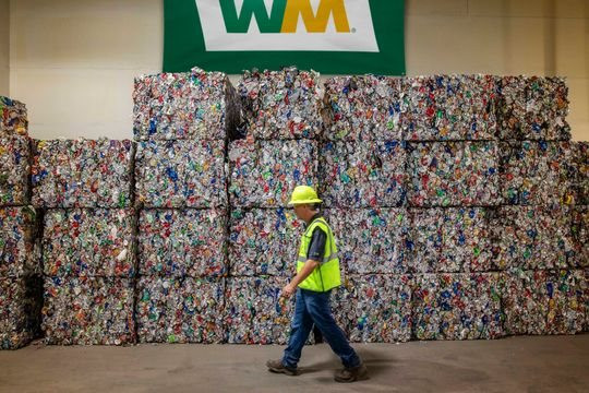 Xu thế ‘bới rác tìm vàng’ tại Mỹ: Hàng trăm triệu USD lợi nhuận từ các khu xử lý chất thải đang khiến nhà đầu tư phố Wall đỏ mắt tranh giành - Ảnh 4.