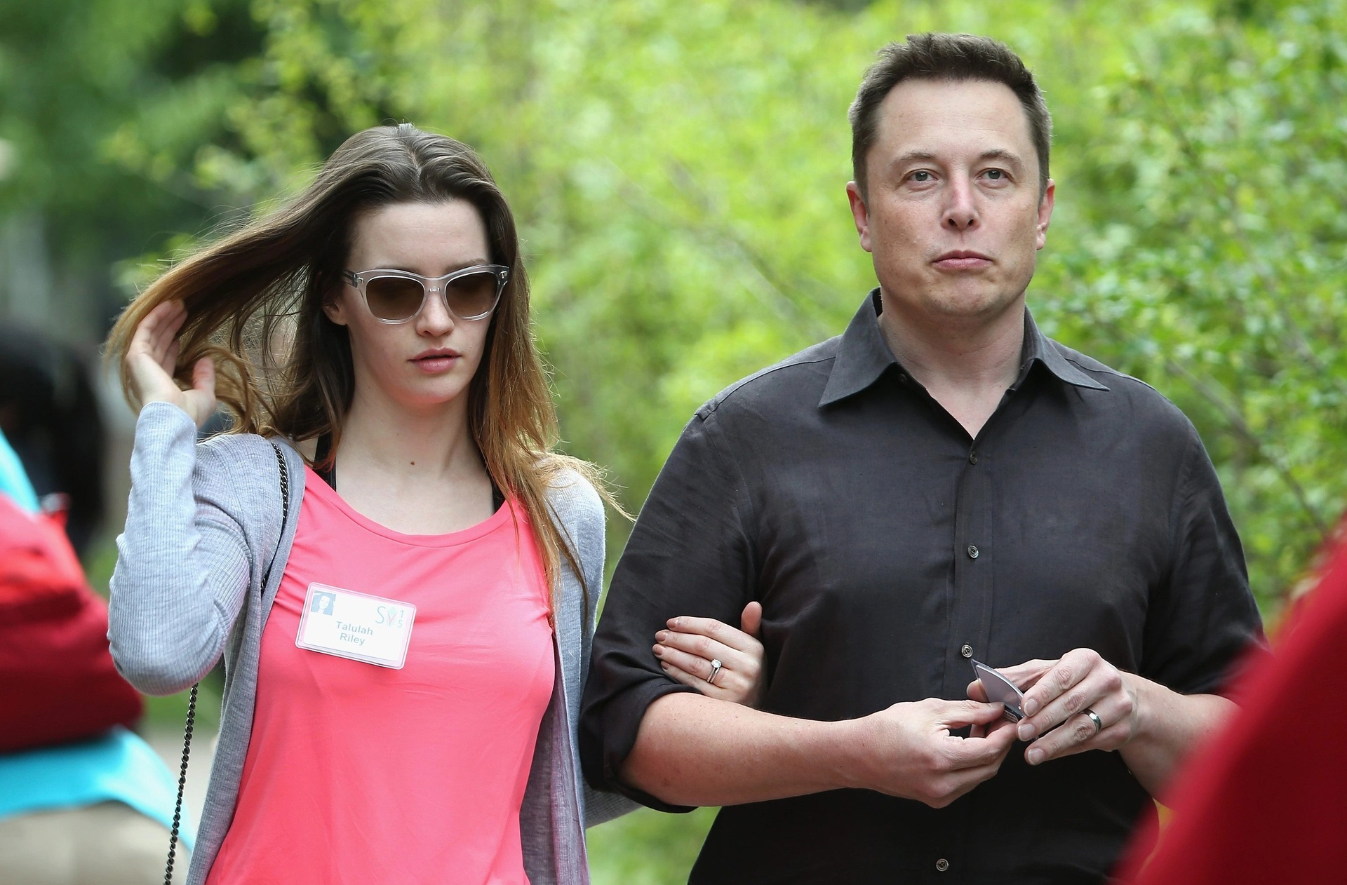 Tỷ phú Elon Musk đoàn tụ với người vợ từng khiến anh 2 lần ra tòa ly hôn - 2