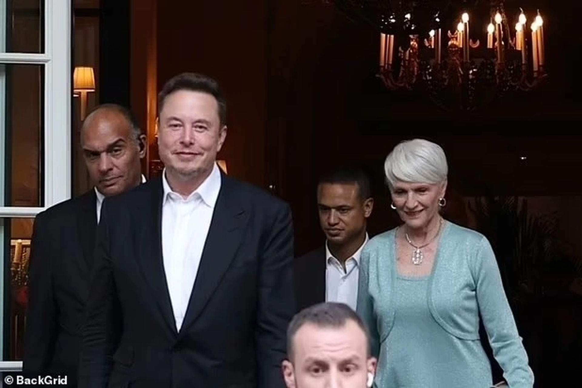 Tỷ phú Elon Musk đoàn tụ với người vợ từng khiến anh 2 lần ra tòa ly hôn - 5