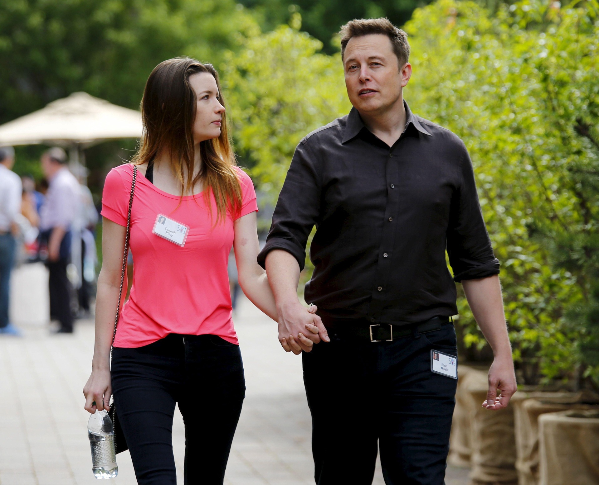 Tỷ phú Elon Musk đoàn tụ với người vợ từng khiến anh 2 lần ra tòa ly hôn - 10