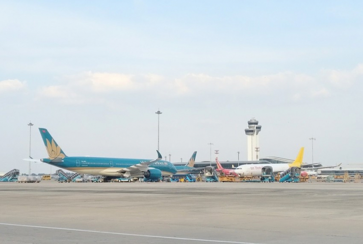 Lý do khiến các chuyến bay khó cất, hạ cánh tại sân bay Tân Sơn Nhất - 1