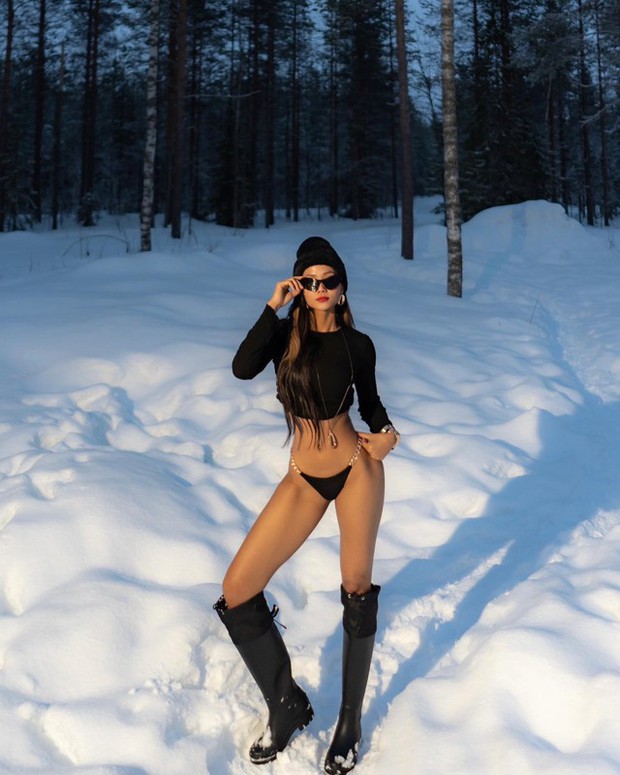 HHen Niê mặc bikini hở bạo cực cháy giữa trời tuyết Phần Lan, ở  còn thấy khét lẹt - Ảnh 1.