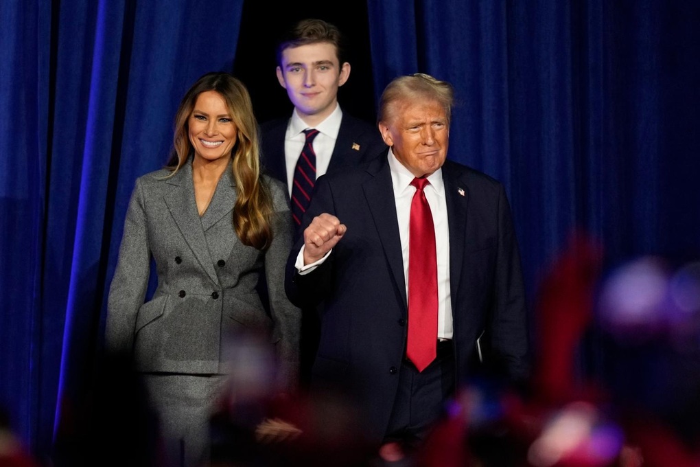 Hình ảnh mới nhất của cậu út Barron Trump và loạt thông tin gây sốt - 3