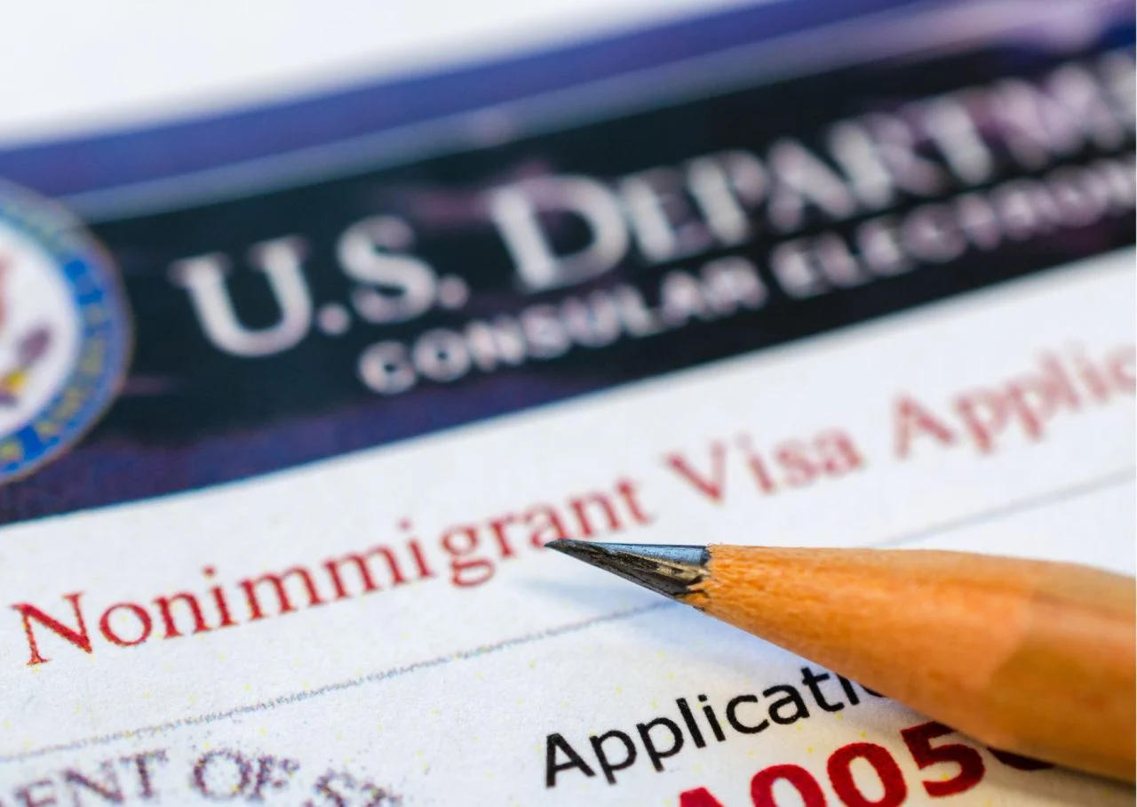 Đối tượng nộp phí đảm bảo visa