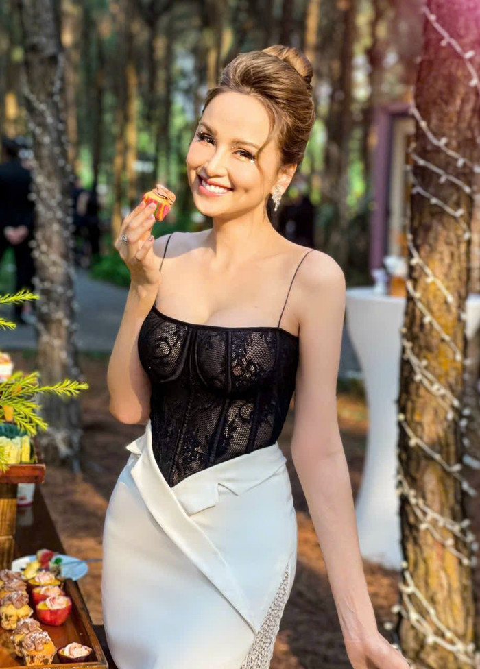 Cuối 2023, cô qua Canada sinh sống và kết hôn. (Ảnh FBNV)