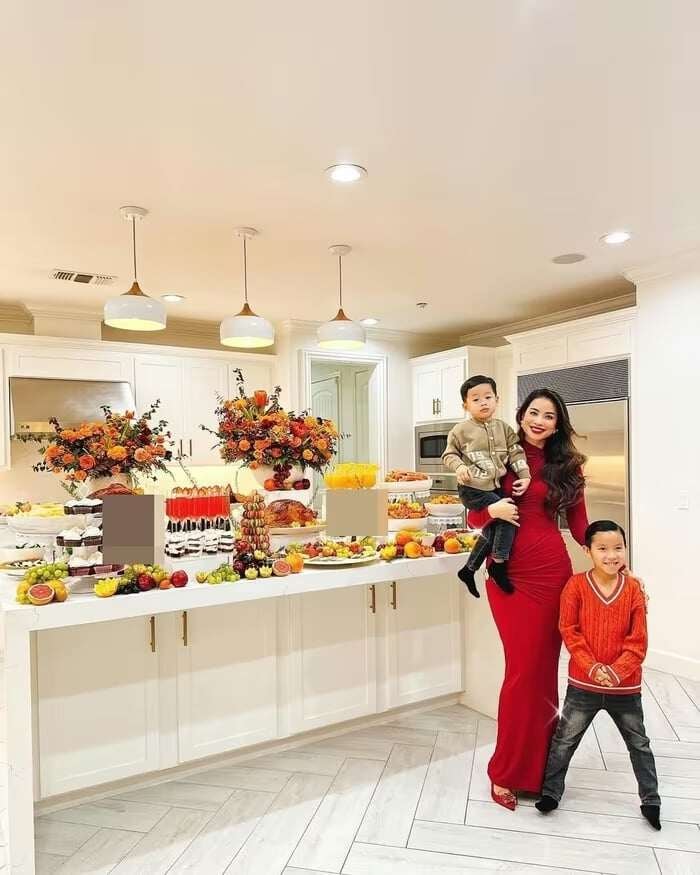 Phạm Hương đang có cuộc sống kín tiếng ở Mỹ bên 2 con trai.