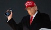 Hình nền điện thoại của ông Trump gây chú ý