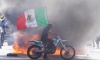 Lý do nhiều người biểu tình ở Los Angeles vẫy cờ Mexico