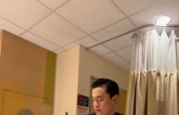 Lam Trường vỡ òa khi cắt dây rốn cho con trai trên đất Mỹ Lam Trường vỡ òa khi cắt dây rốn cho con trai trên đất Mỹ