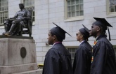 Harvard nói lệnh cấm cấp visa của ông Trump 'bất hợp pháp' Harvard nói lệnh cấm cấp visa của ông Trump 'bất hợp pháp'