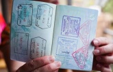 Du khách lưu luyến dấu mộc hộ chiếu giữa thời du lịch số hóa Du khách lưu luyến dấu mộc hộ chiếu giữa thời du lịch số hóa