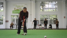 Người già Trung Quốc tự chăm lo ở tuổi xế chiều