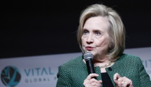 Bà Clinton: 'Trump sẽ rút Mỹ khỏi NATO nếu đắc cử'