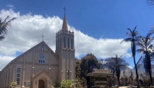 Nhà thờ gần 200 năm trụ vững qua 'bão lửa' ở Hawaii