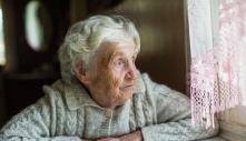 Người già Mỹ gặp nguy hiểm vì sống cô đơn