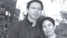 Món quà bất ngờ dành cho người mẹ nuôi đứa trẻ mồ côi