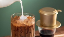 Người tiêu dùng Việt sắp phải chi 100 nghìn đồng cho ly cà phê