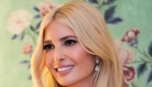 Ivanka Trump đeo trang sức kim cương 1,1 triệu USD trong lễ nhậm chức của bố