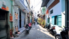Việt kiều Canada có 18 tỷ khó mua nhà Sài Gòn, choáng váng khi nhà hẻm, nhà ống cao ngất ngưởng