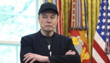 Musk mất gần 100 tỷ USD một ngày vì đấu khẩu với ông Trump