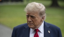 Lý do ông Trump ngừng truy quét nhập cư ở trang trại, khách sạn