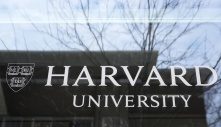 Chính phủ Mỹ dọa cắt toàn bộ kinh phí cho Harvard