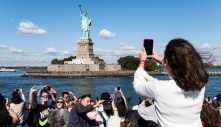 Mỹ dừng chương trình miễn phỏng vấn khi gia hạn visa từ 2/9