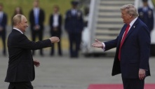 Màn chào đón nồng nhiệt ông Trump dành cho ông Putin tại Alaska