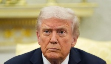 Cuộc điện đàm khiến ông Trump đổi ý về lệnh trừng phạt Nga Cuộc điện đàm khiến ông Trump đổi ý về lệnh trừng phạt Nga