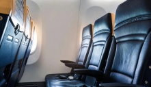 Lý do cửa sổ máy bay lệch với hàng ghế ngồi