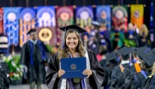 Người Mỹ vỡ mộng với bằng đại học