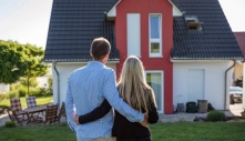 Người trẻ Mỹ tự mua nhà bằng cách nào?