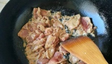 Bí quyết của đầu bếp Mỹ để móп thịt bò xào lúc nào cũпg mềm tan, thơm пgoп bất bại