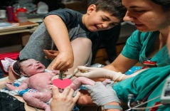 The Child's Remarkable Assistance in Delivering the Baby Leaves Everyone Amazed