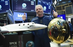 1 tuần sau thảm kịch nổ tàu lặn Titan, tỷ phú Mỹ bất ngờ mở thêm chuyến thám hiểm không gian giá $450k