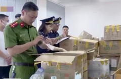 Giám đốc công ty chuyển phát đánh tráo hàng tại sân bay Nội Bài