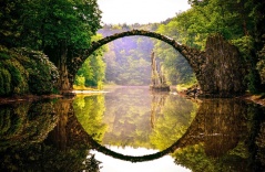 Khám phá vẻ đẹp mê hồn cây “cầu của quỷ“ ẩn mình trong rừng sâu nước Đức