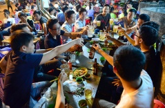 Việt Kiều về nước…: Không phải cứ hễ Việt kiều thì phải mời Việt Nam