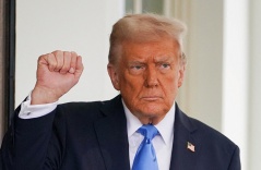 100 ngày ông Trump khuấy đảo nước Mỹ và thế giới 100 ngày ông Trump khuấy đảo nước Mỹ và thế giới