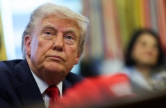 Nhiều người Mỹ nghĩ ông Trump làm kinh tế tệ đi, hoài nghi việc áp thuế Nhiều người Mỹ nghĩ ông Trump làm kinh tế tệ đi, hoài nghi việc áp thuế