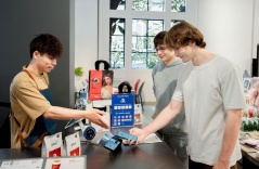 'China Shopping': Nhiều người Mỹ bay thẳng sang Trung Quốc mua sắm để né thuế hàng nhập khẩu 'China Shopping': Nhiều người Mỹ bay thẳng sang Trung Quốc mua sắm để né thuế hàng nhập khẩu
