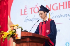 Chàng trai 'gây sốt' với bài phát biểu về bố mẹ không biết chữ Chàng trai 'gây sốt' với bài phát biểu về bố mẹ không biết chữ
