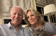 Ông Biden đăng ảnh sau khi mắc ung thư ác tính Ông Biden đăng ảnh sau khi mắc ung thư ác tính