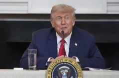 Ông Trump muốn mở tài khoản 1.000 USD cho trẻ sơ sinh ở Mỹ Ông Trump muốn mở tài khoản 1.000 USD cho trẻ sơ sinh ở Mỹ